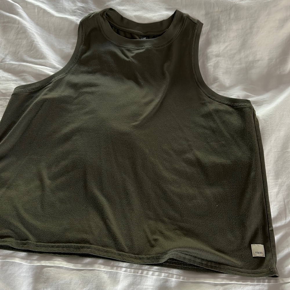Dark green vuori tank, size large. Great condition